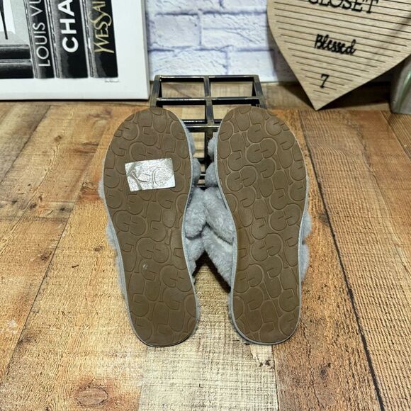 Women’s Scuffita Ugg Slippers size 9 - Picture 4 of 8